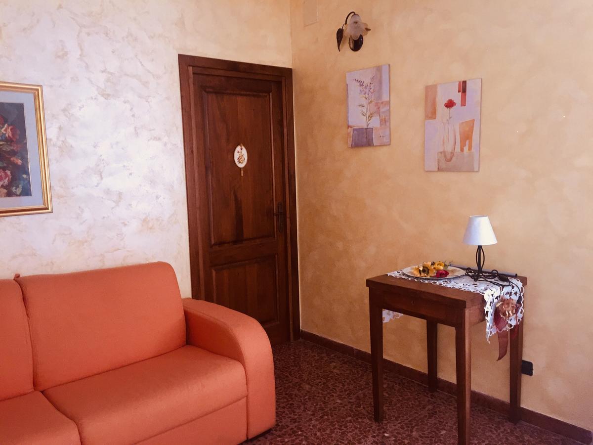 B&B Il Tulipano Sul Lago Colle di Tora 外观 照片